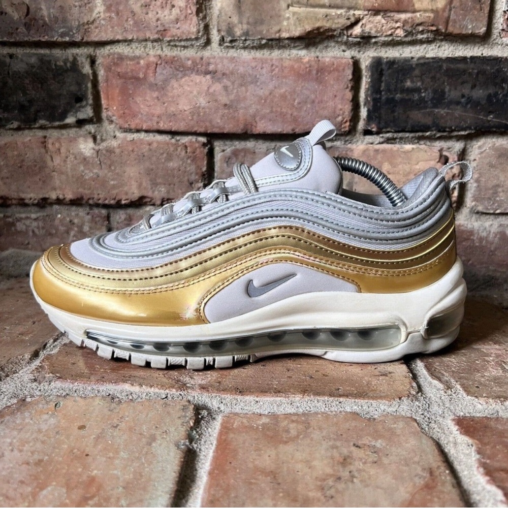 Nike Air Max 97 SE White Metallic Gold Women Running Shoes Sneakers Size 7.5
